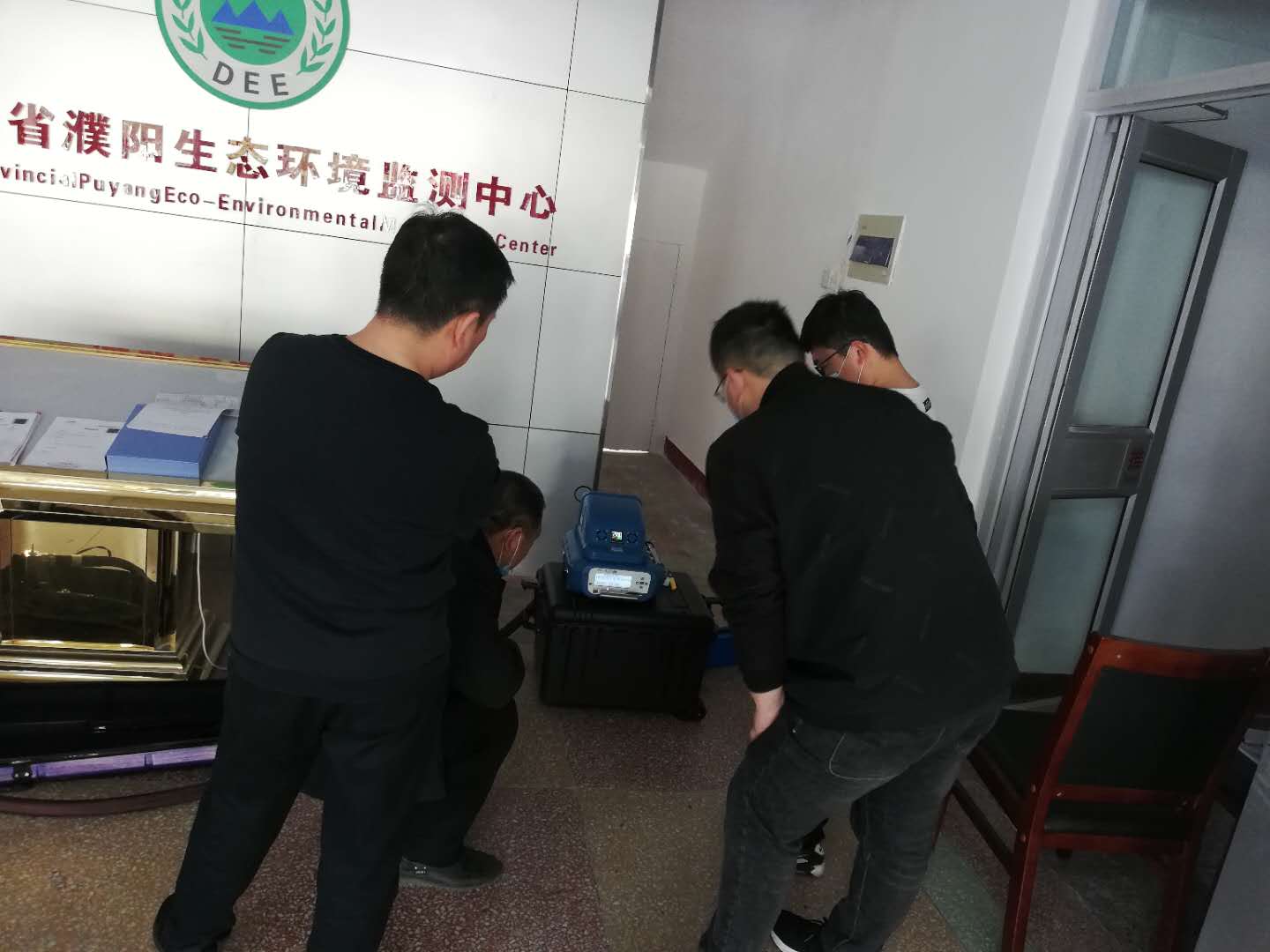 濮陽市監(jiān)測站國產便攜式非甲烷總烴分析儀順利交貨